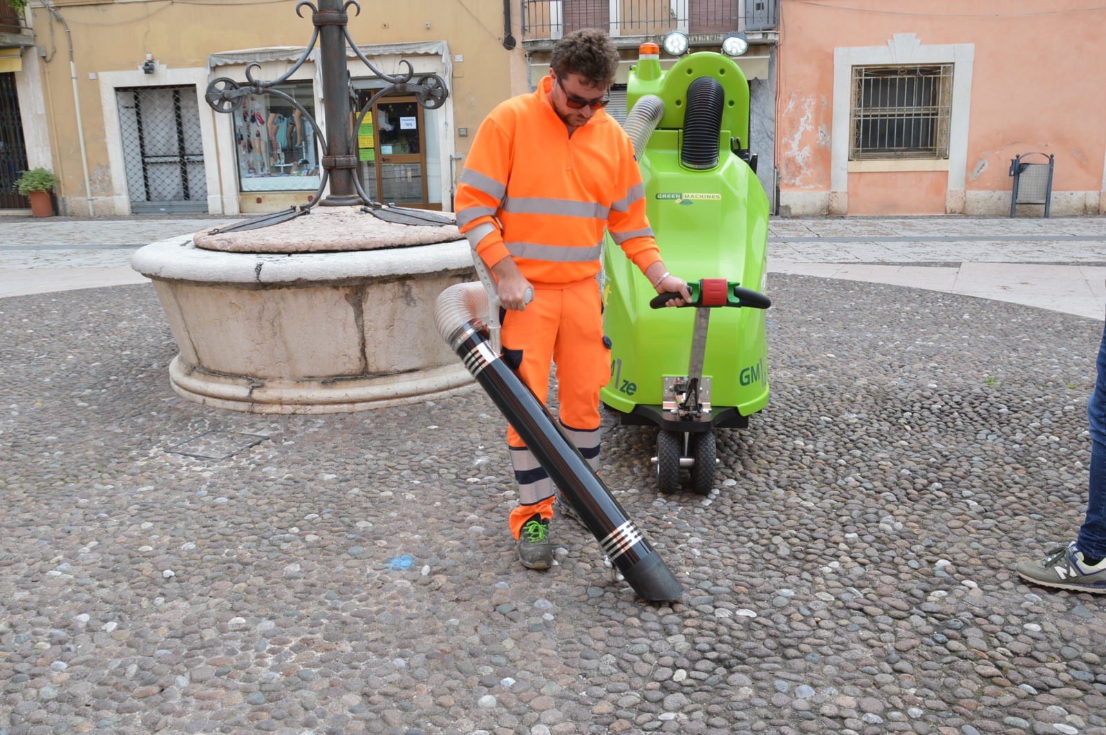 3 spazzatrice elettrica